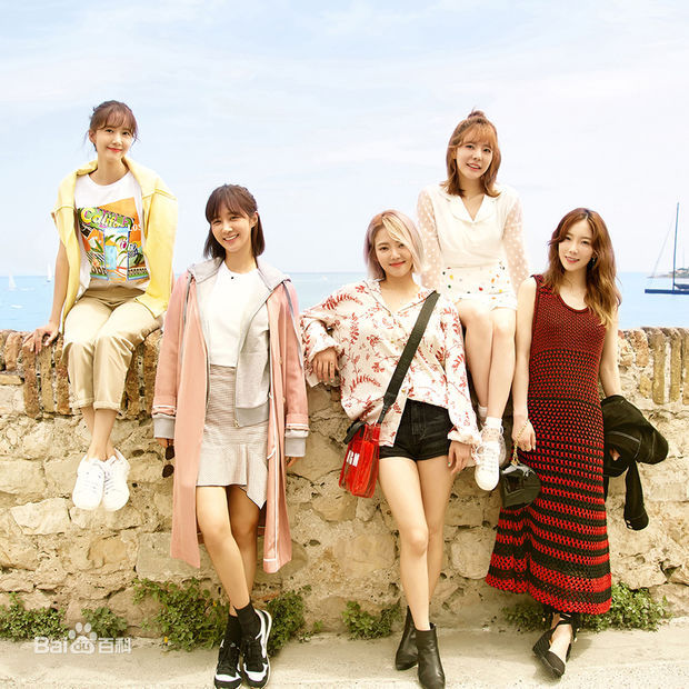 请问这是哪个组合,那首歌的现场?