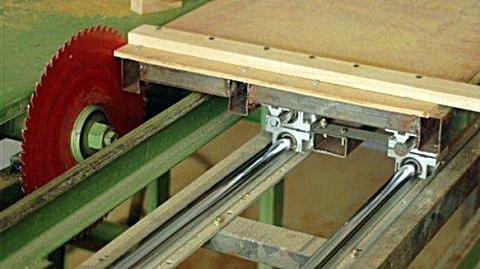 家庭木工 自制台锯十字导轨方法和过程