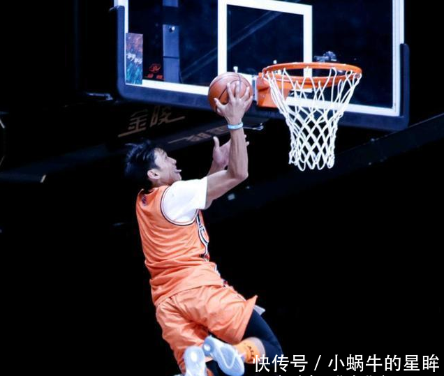 矣进宏cba扣篮胯下