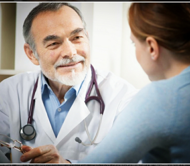 刚做了自体脂肪填苹果肌一周了,睡觉不小心压