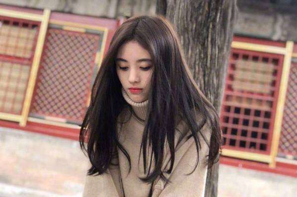 日本"千年一遇美少女"桥本环奈和中国"四千年美女"鞠婧祎,谁的颜值更