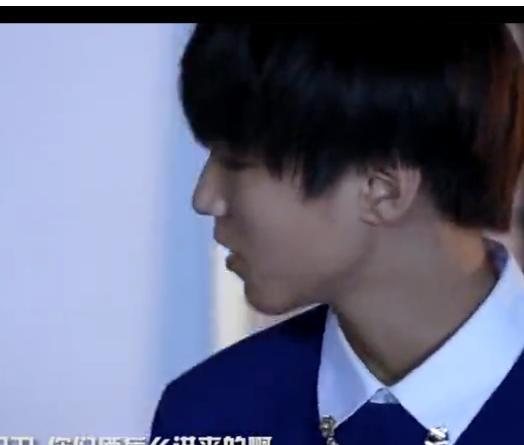 男生学院自习室第二季第三集里 王俊凯抓鬼穿