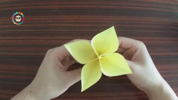  b>幼儿园折纸 /b>手工视频教程:小清新气息的四瓣花,这样折才够好看