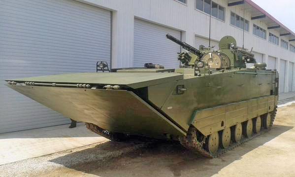 地表最强两栖战车_中国造地表最强两栖装甲车,八级大风都不怕,多项