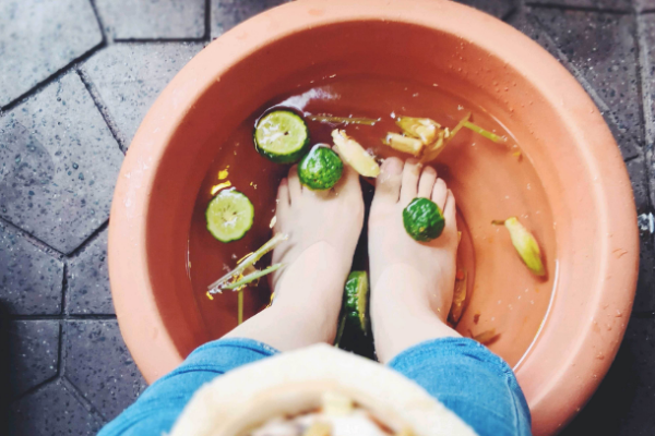 脚底发烫,怎么回事