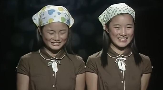 2004超级女声海选,这对双胞胎选手一开口,就把评委笑翻了