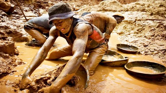 揭秘:非洲 淘金者真实生活,每天都梦想成为富豪,现实却如此残酷