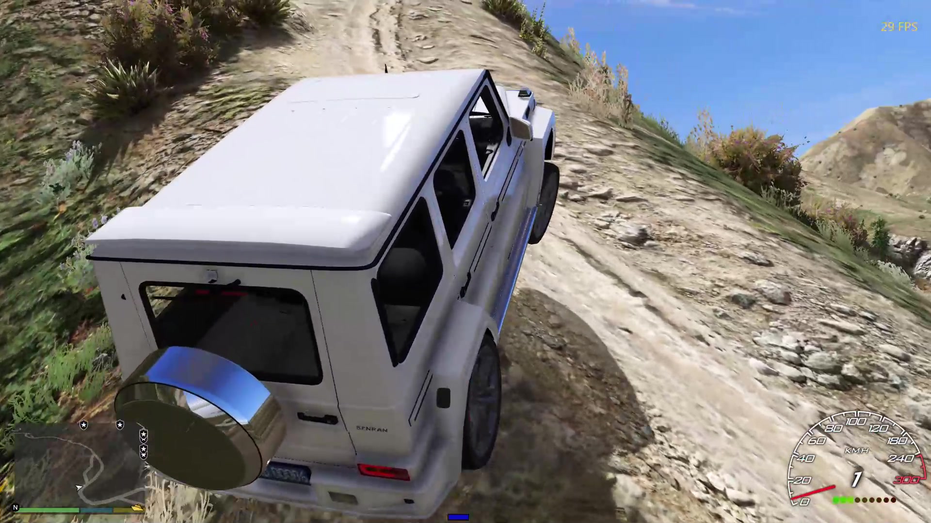 gta5:奔驰越野车开到最高的山顶有多轻松,简直就是享受!