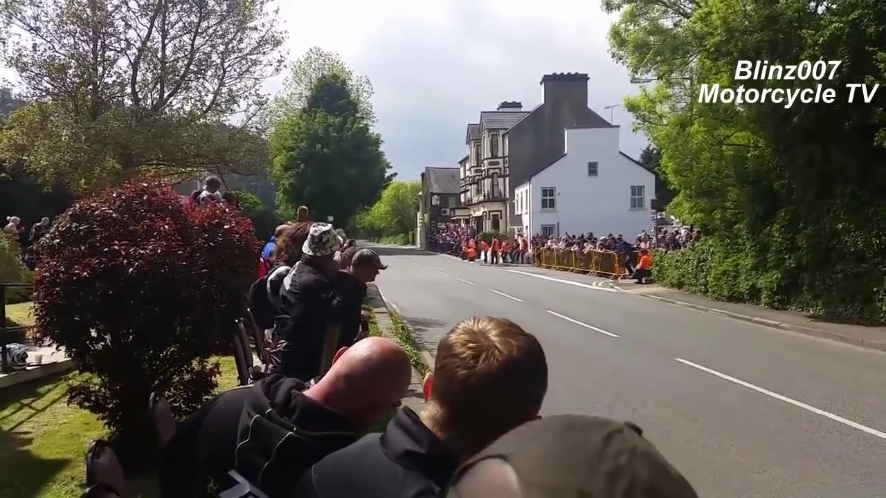 [图]曼岛TT的速度 Isle of Man TT✔️Crazy fly by✔️Top speed✔️200mph✔️320km-h