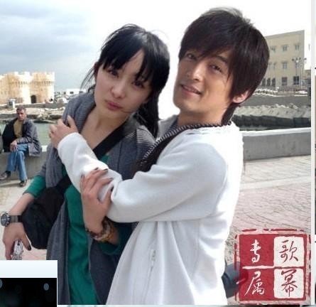 你们觉得杨幂和哪个男艺人比较配?1胡歌,2黄晓