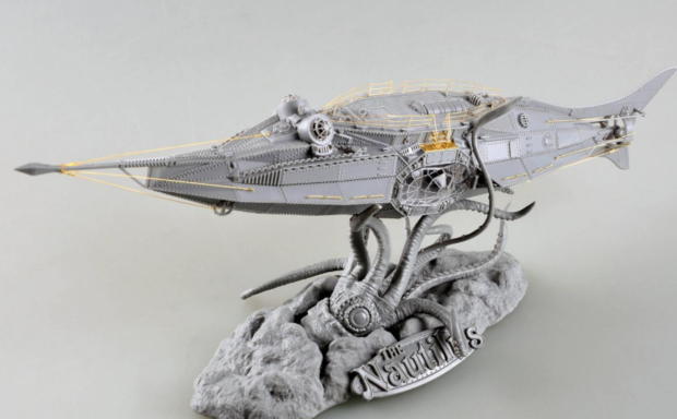 它的长度,从头到尾正好是70米,横桁最宽的地方是8米,宽是长的十分之一