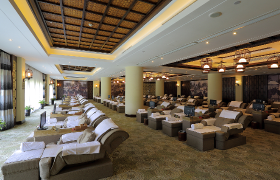 女子恶意消费2400多元,结账时想拿外套抵钱,究竟是怎么回事?