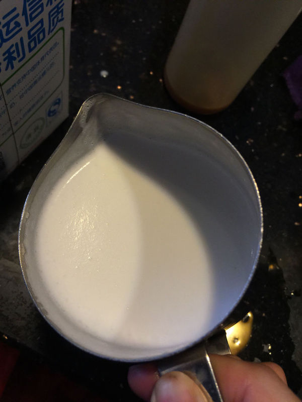 请问咖啡高手。为什么我的奶泡怎样打都有小泡