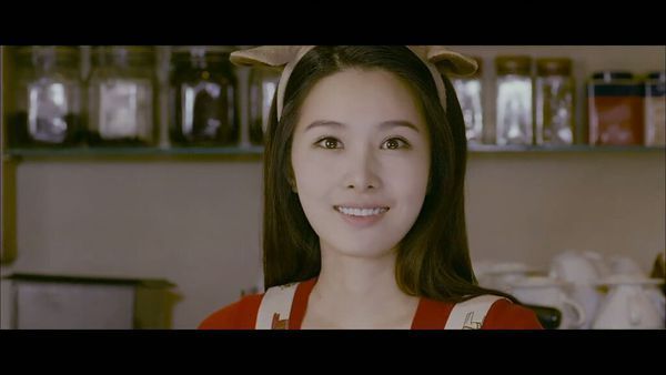 韩国电影《秘密爱》开头在咖啡店这个女演员是