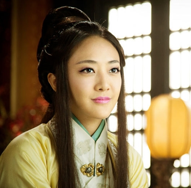 少年四大名捕里的紫罗公主是谁