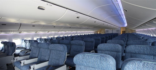 国际上通行的(主要是航空)就是a,f座位靠窗口,只要说af都知道是一个临