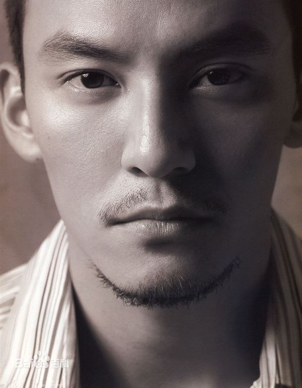 跟舒淇一起演《最好的时光》的张震是讲鬼故事的张震吗?