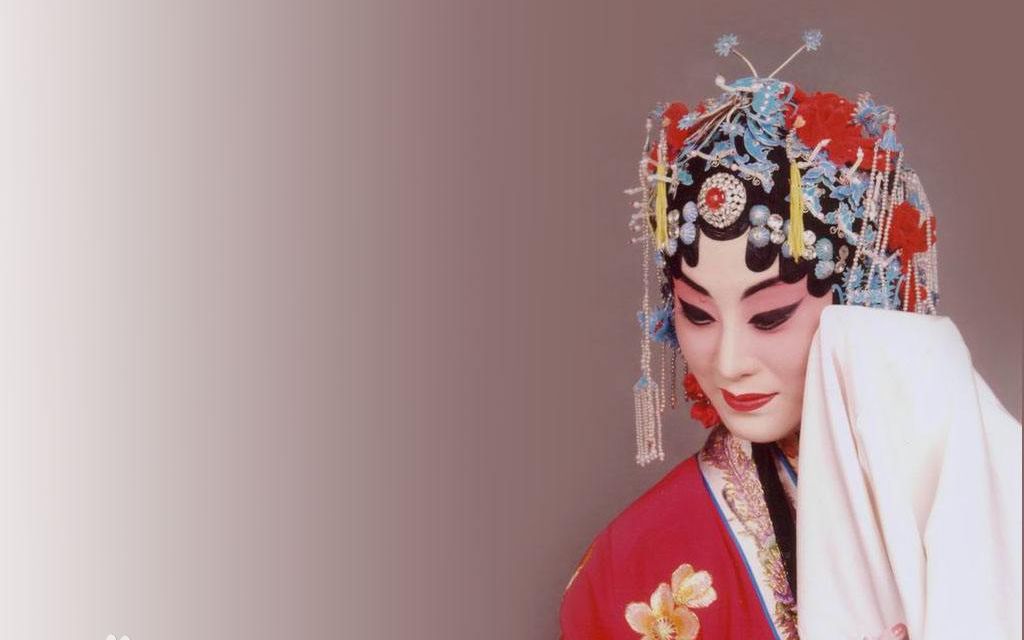 张火丁早期和后期春秋亭一折唱腔的变化,这个还是挺明显的,变的更加