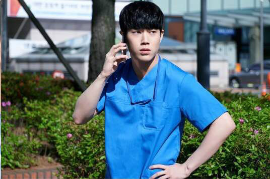 beautiful mind韩剧 梁成恩医生是谁演的