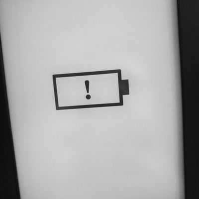 或完全不能)储存电量,"电池"菜单将会显示"现在更换"或"修理电池"警告