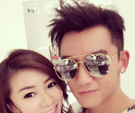 郑凯和程晓玥什么时候公布的恋情?