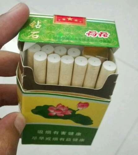 钻石荷花烟过滤嘴中间的小绿心是什么做的