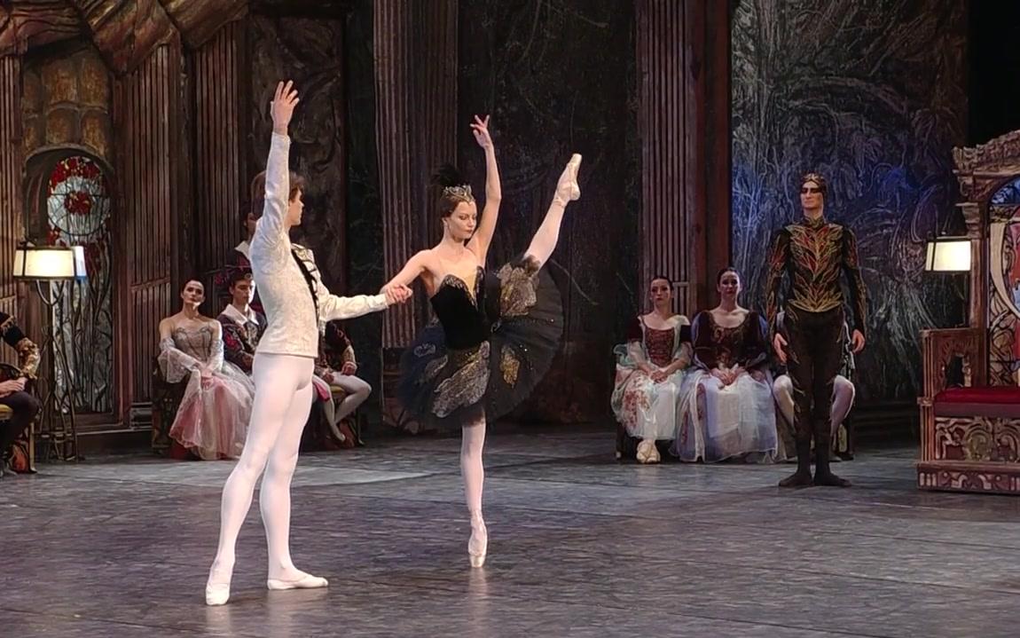 [图]Swan Lake - Black Swan (Nina Kaptsova - Artem Ovcharenko) Bolshoi首席卡普索娃黑天鹅片段