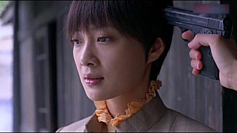 决杀:心机女挟持美女威胁二当家,没想到彻底惹怒土匪,下秒惨了