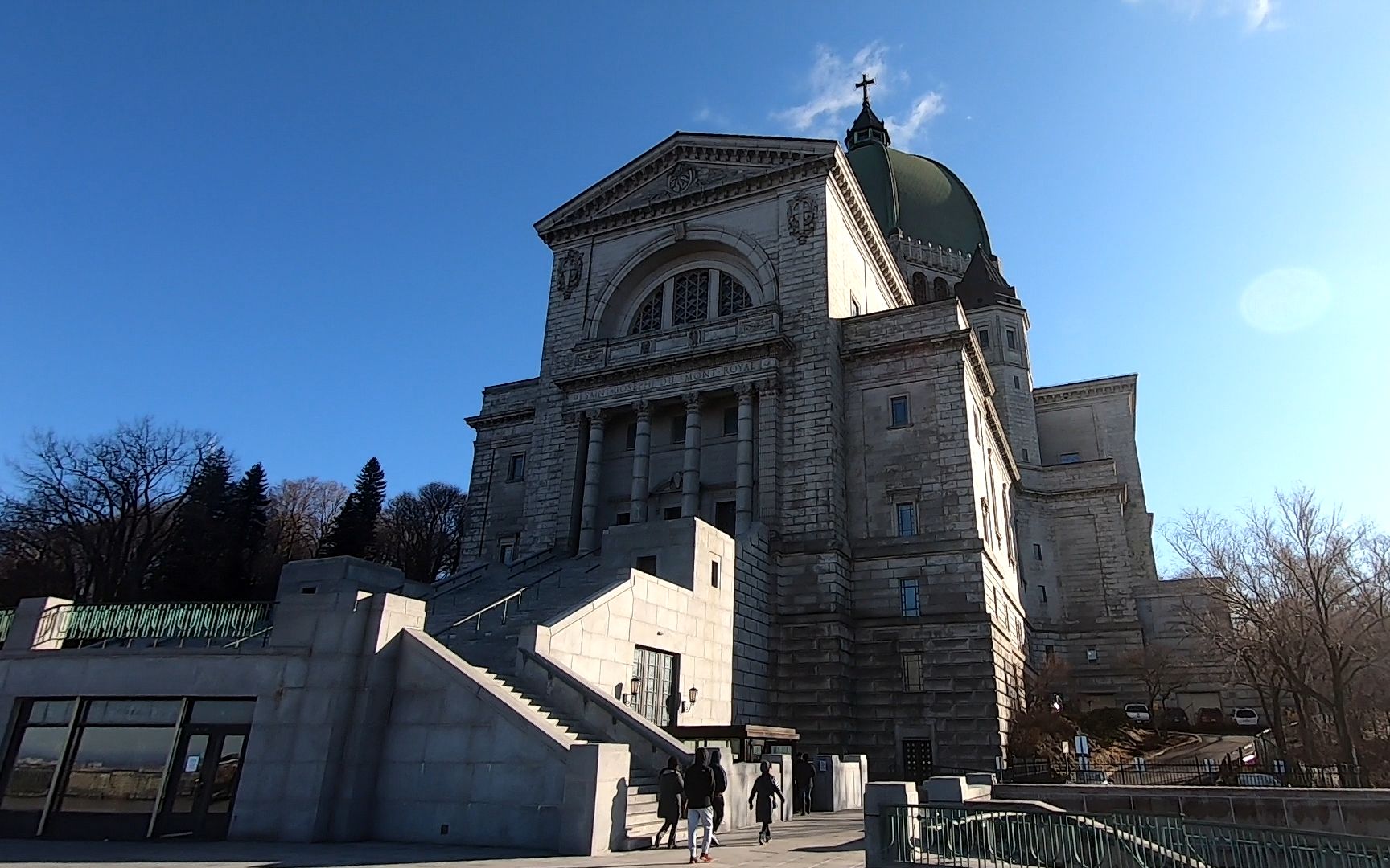  b>加拿大风景 /b>:蒙特利尔圣约瑟大教堂内外实拍,北美最大的教堂