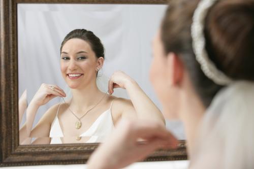 谁有韩国电影新娘15岁的百度云链接么?有的加