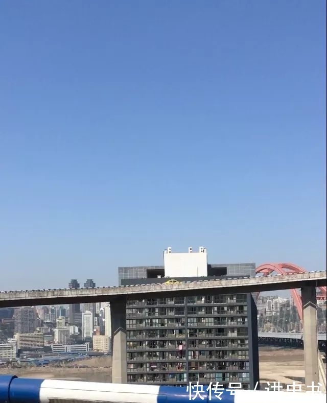 香港在重庆那边