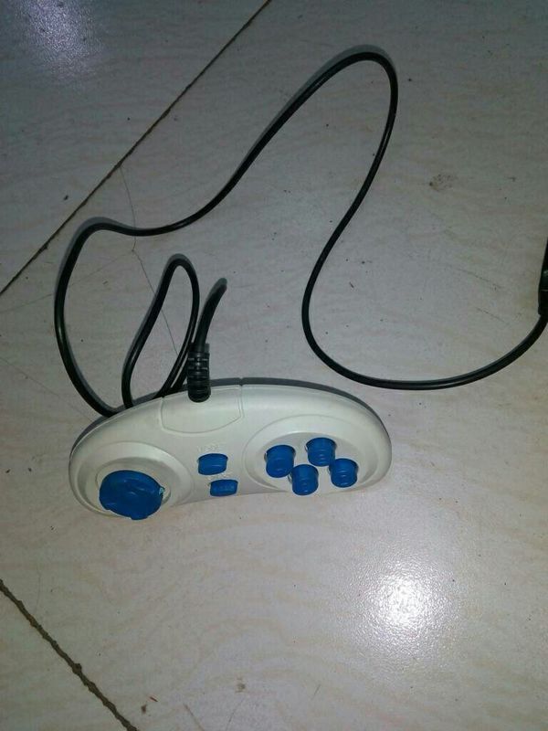 小霸王手柄怎么连接手机上?