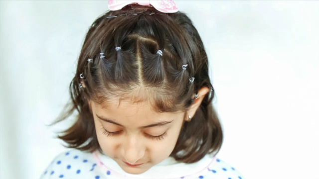 短发怎么扎简单好看学生 漂亮的小女孩发型绑扎方法
