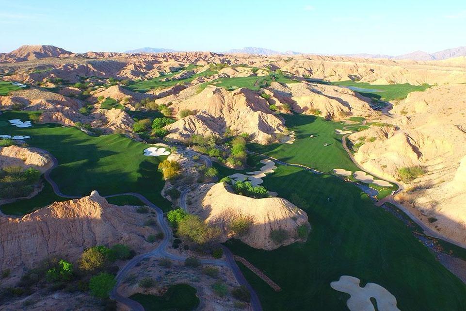 视频:球场巡礼|美国内华达州 b>狼溪 /b>高尔夫俱乐部