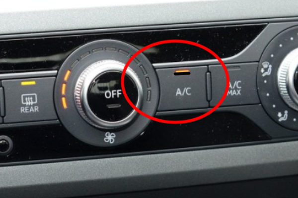 奥迪a4l后窗除雾按钮在哪_360问答