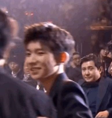 微博之夜沈腾是看王源吗