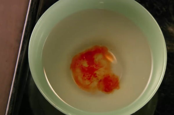 有文献记载着南朝梁武帝萧衍之子萧综滴骨认亲的故事:萧综的母亲