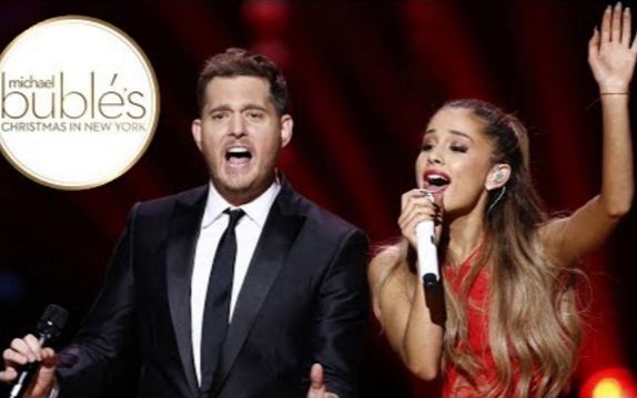 [图]【高清】A妹Ariana Grande与 Michael Bublé 演唱《 Santa Claus Is Coming To Town》