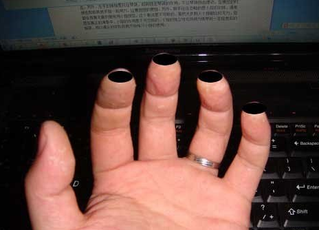 弹吉他左手手指按哪品有讲究的吗