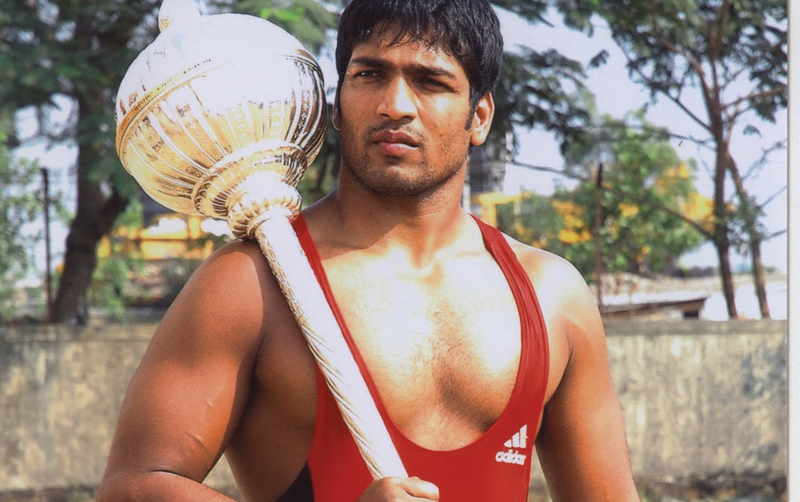 印度少年摔跤图片