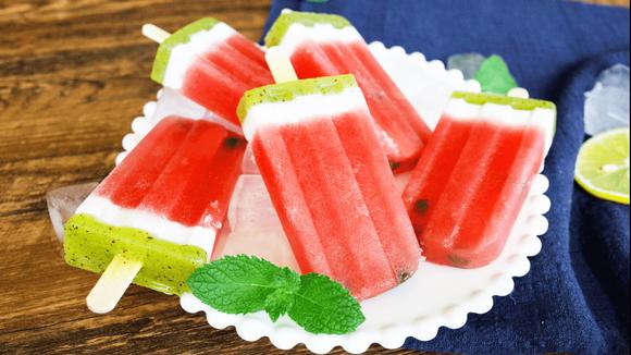 腾讯上传时间:4年前时长:04:10纯手工制作西瓜棒冰,让宝贝吃的更放