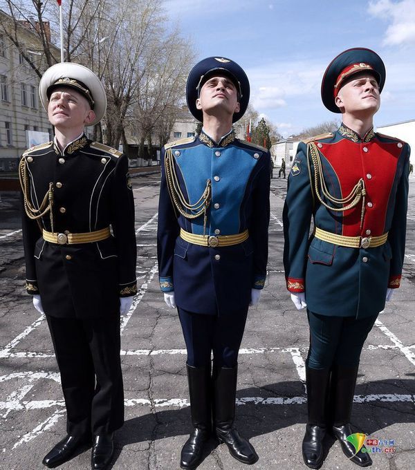 阅兵式里俄罗斯穿苏联军服是什么意思。