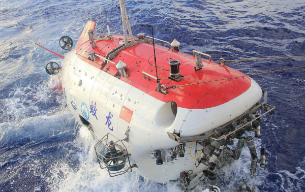 中国蛟龙号第一次下水时间