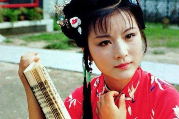 《红楼梦》中史湘云和薛宝钗的友谊是塑料情吗?