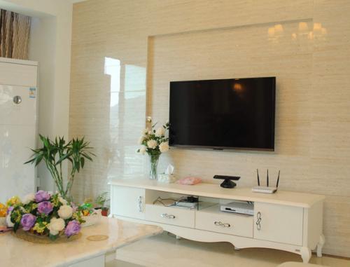 电视柜旁放什么花好