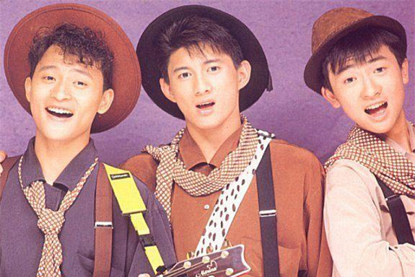 论作词作曲唱功,草蜢和小虎队谁更胜一筹?