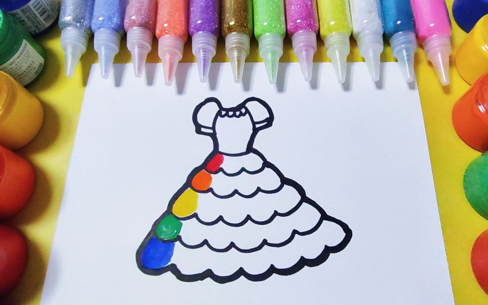 儿童简笔画教程:画一件漂亮的彩色裙子,一起学画画吧