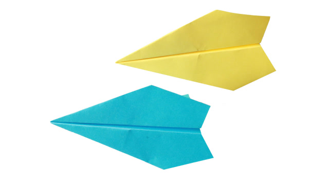 手工折叠一款飞得又高又远的纸飞机,儿时玩得最多的游戏