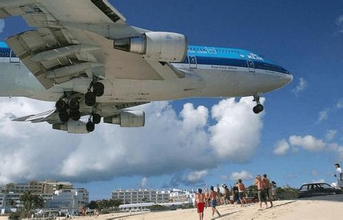 22 中国最小的机场  前段时间自助游去了武夷山,见识了中国最小的机场