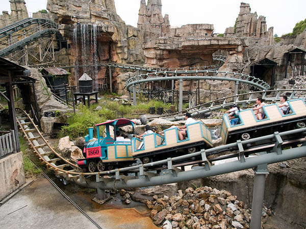 欢乐谷深圳的矿山车是怎么样的(图片)